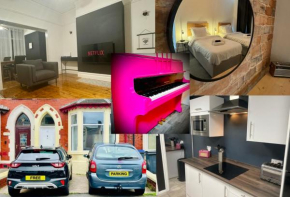 Magenta Melodies, 5 Bedroom House